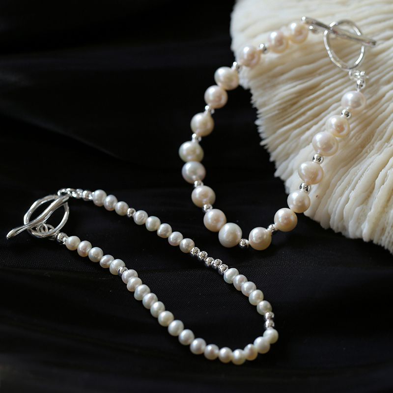 Trendy pearl bracelet