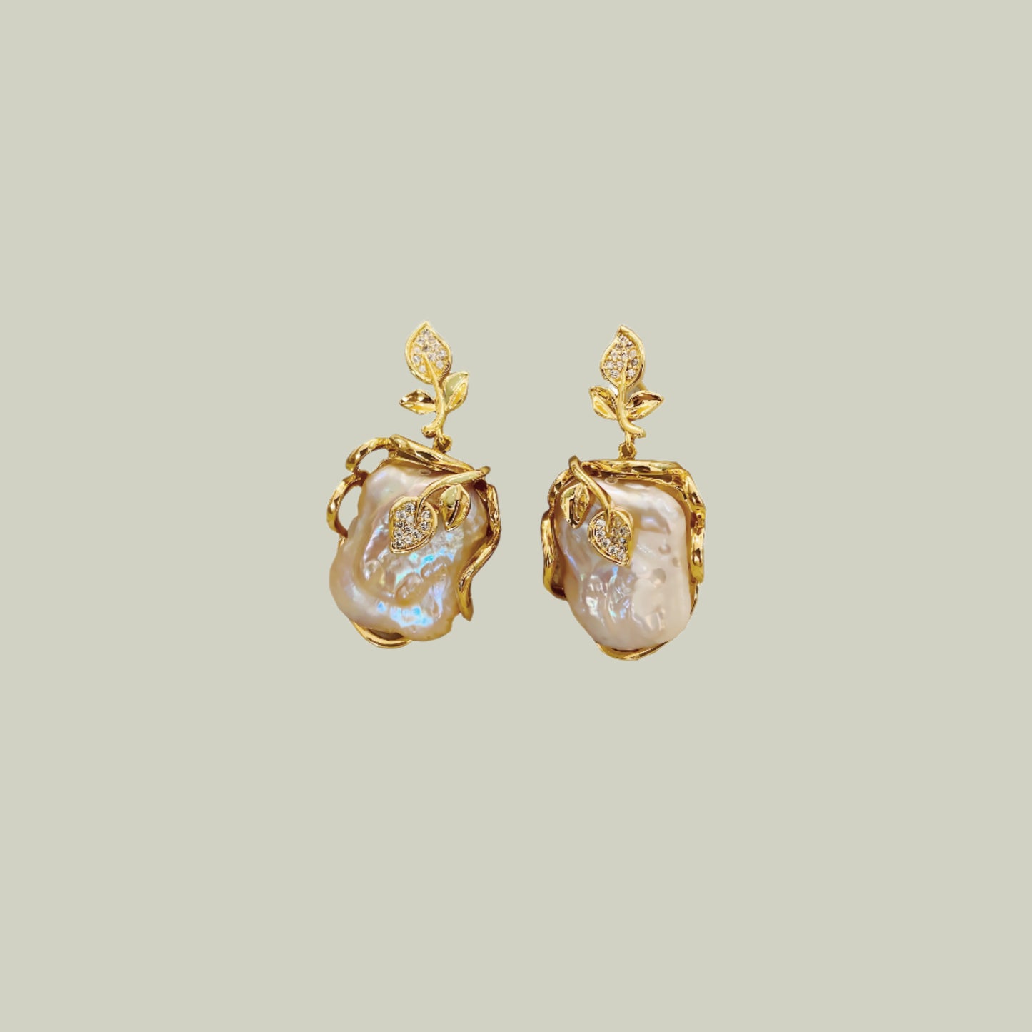 Square pearl earring