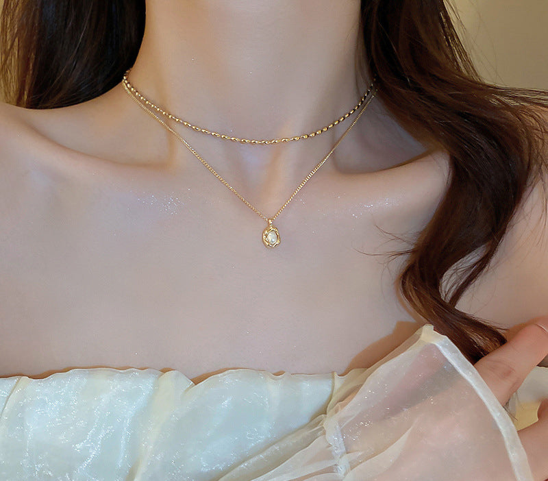 Double layers pearl necklace